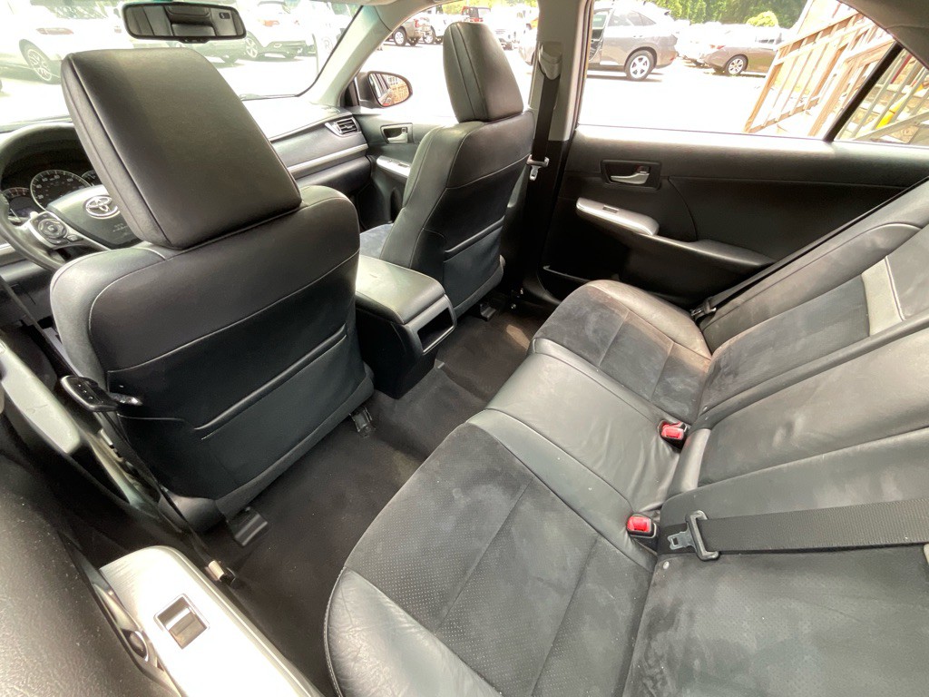 2012 Toyota Camry Image 30