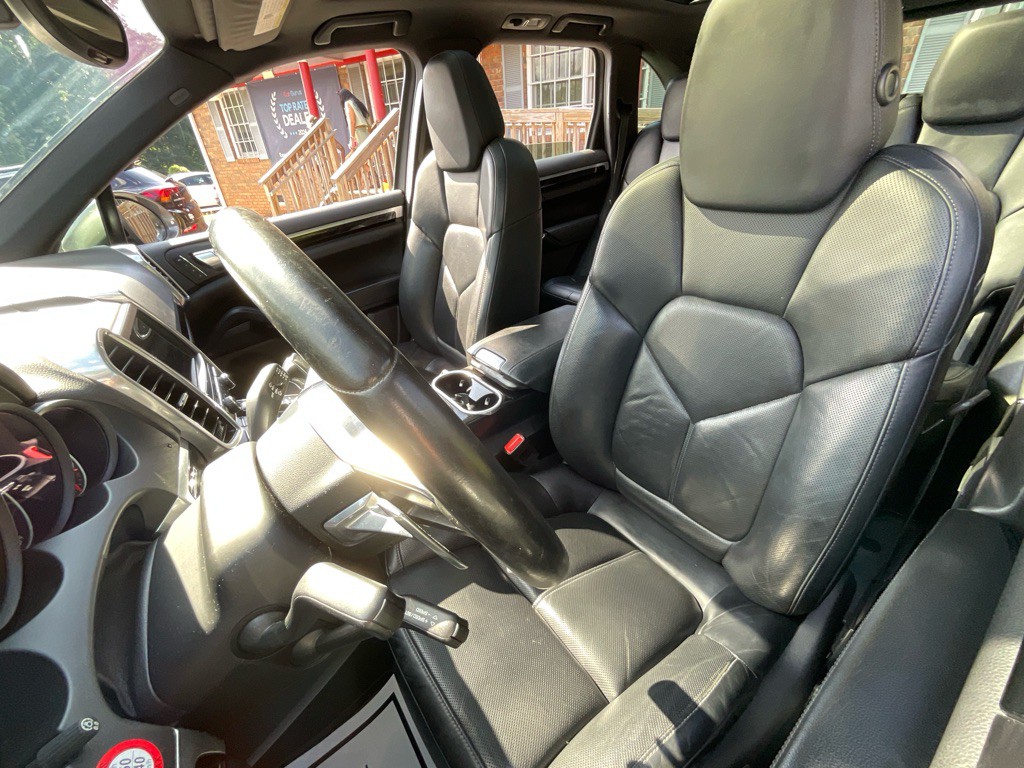 2016 Porsche Cayenne Image 15