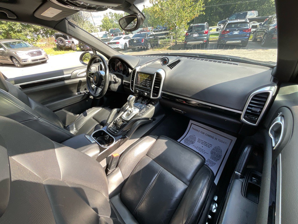 2016 Porsche Cayenne Image 17