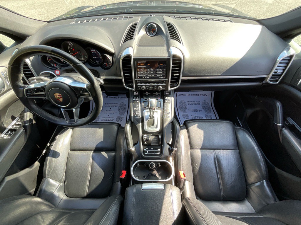 2016 Porsche Cayenne Image 20