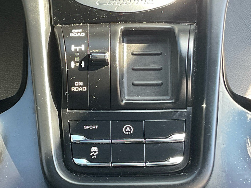 2016 Porsche Cayenne Image 21