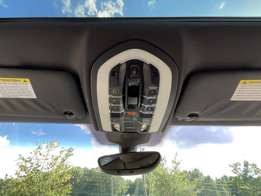 2016 Porsche Cayenne Image 27