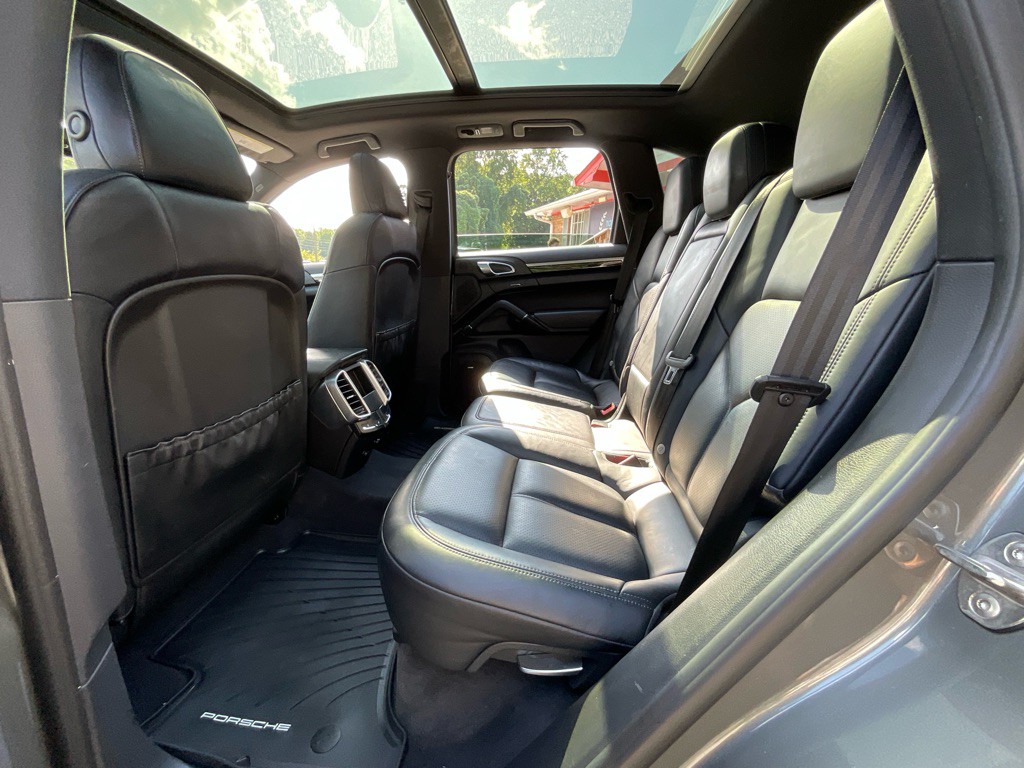 2016 Porsche Cayenne Image 29