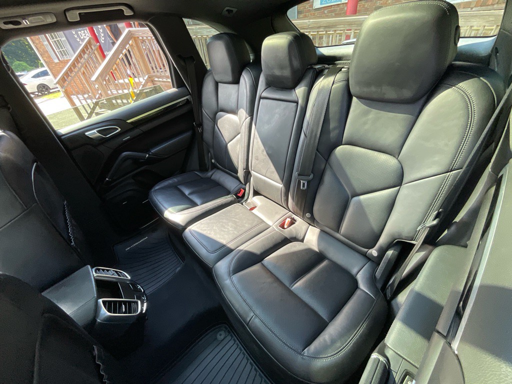 2016 Porsche Cayenne Image 31