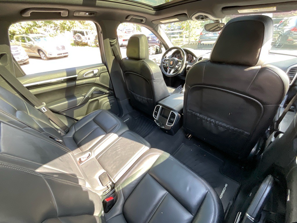 2016 Porsche Cayenne Image 33