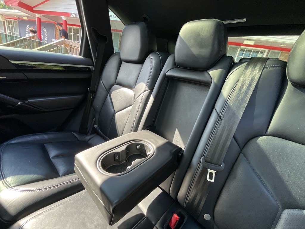 2016 Porsche Cayenne Image 35