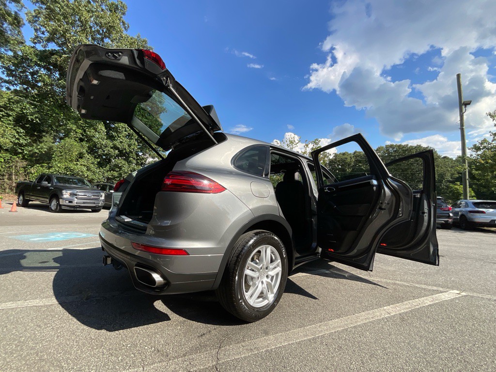 2016 Porsche Cayenne Image 37