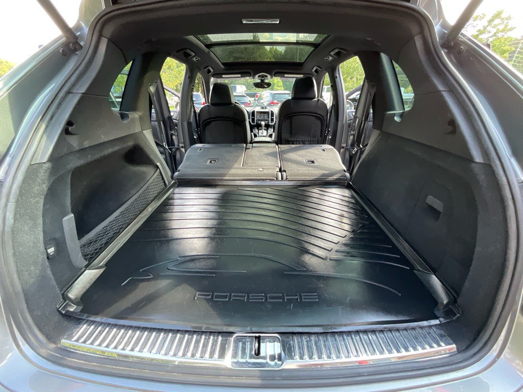 2016 Porsche Cayenne Image 40