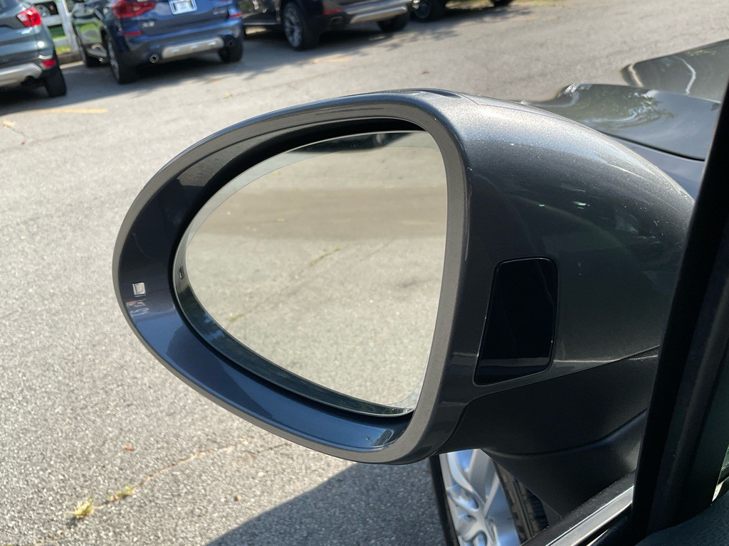 2016 Porsche Cayenne Image 46