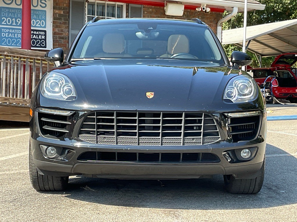 2017 Porsche Macan Image 2