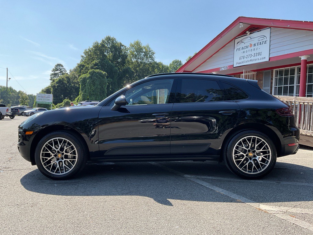 2017 Porsche Macan Image 8