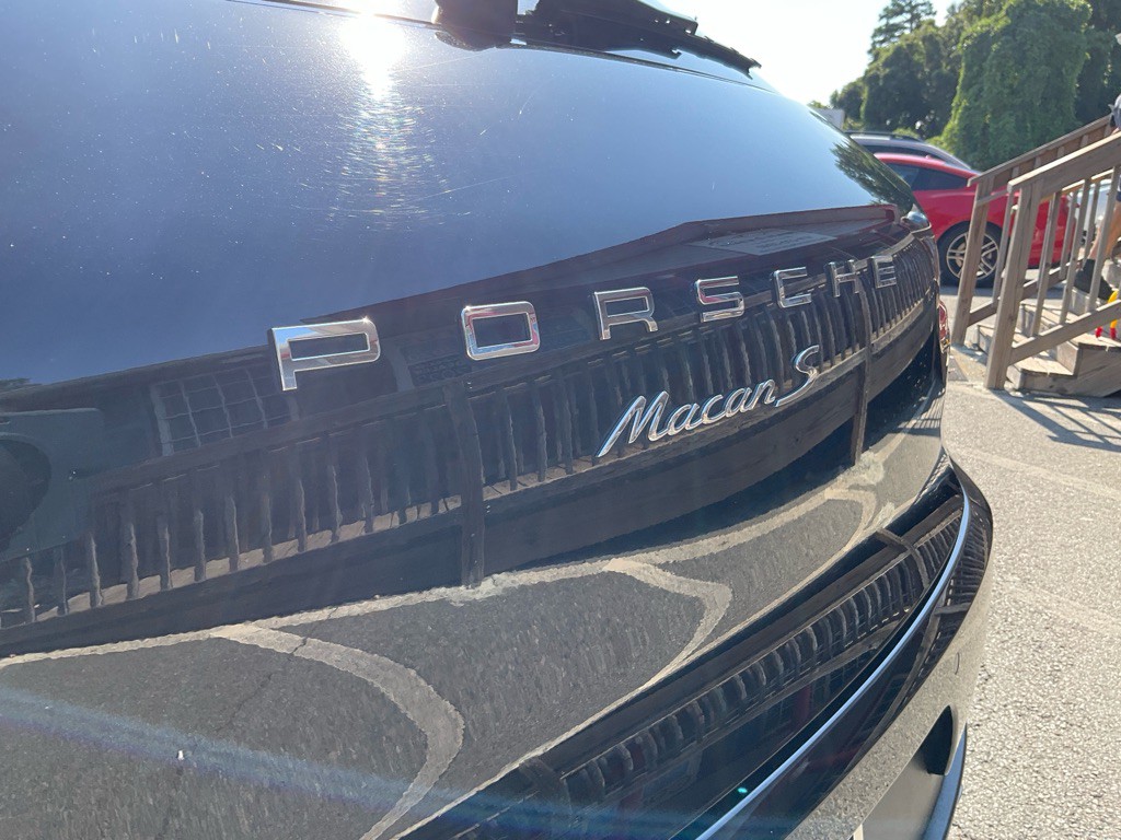 2017 Porsche Macan Image 9