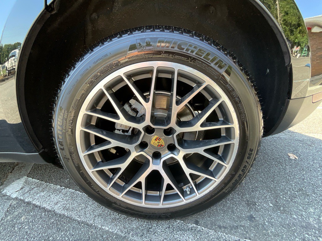 2017 Porsche Macan Image 11