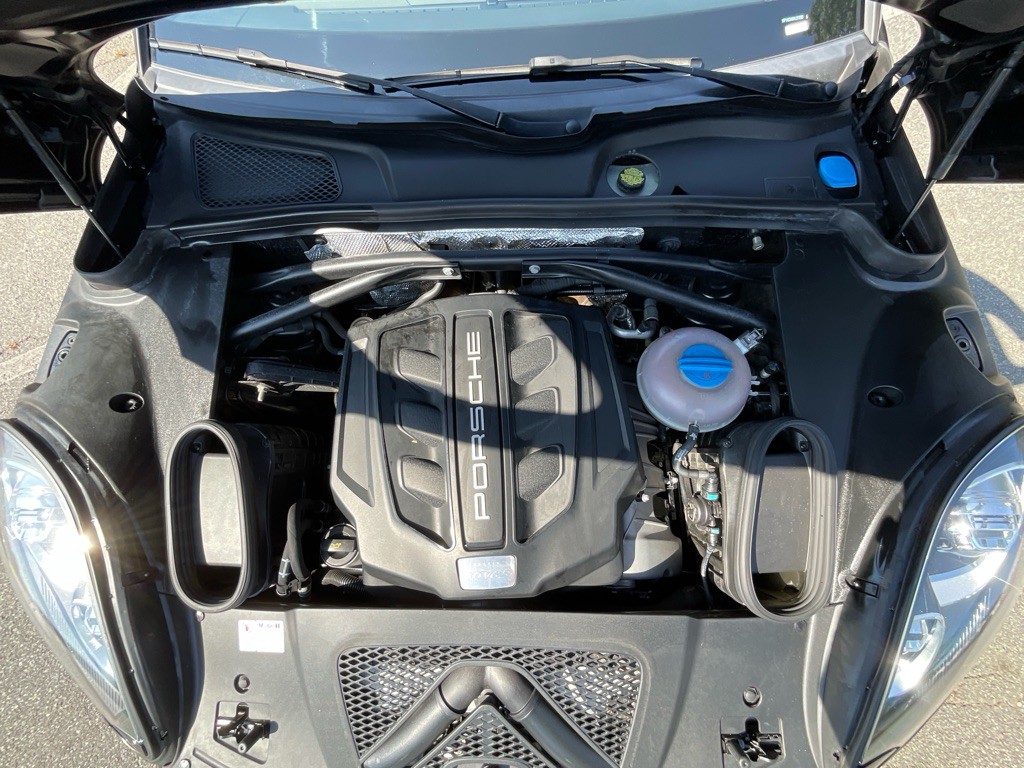 2017 Porsche Macan Image 12