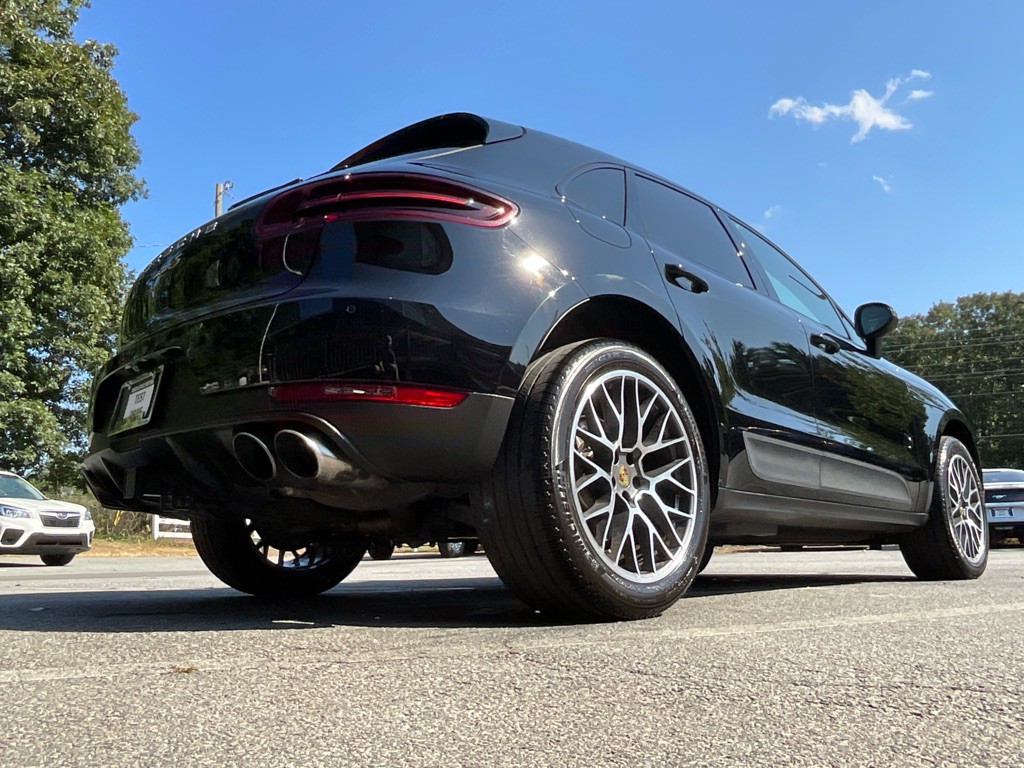 2017 Porsche Macan Image 52