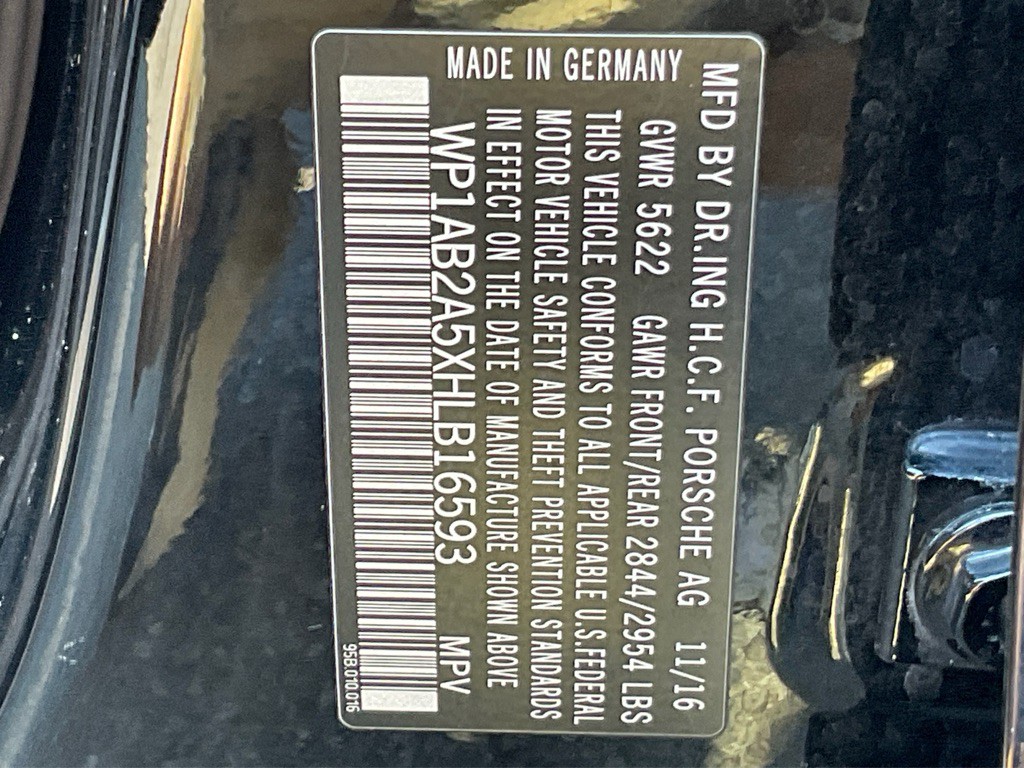 2017 Porsche Macan Image 53