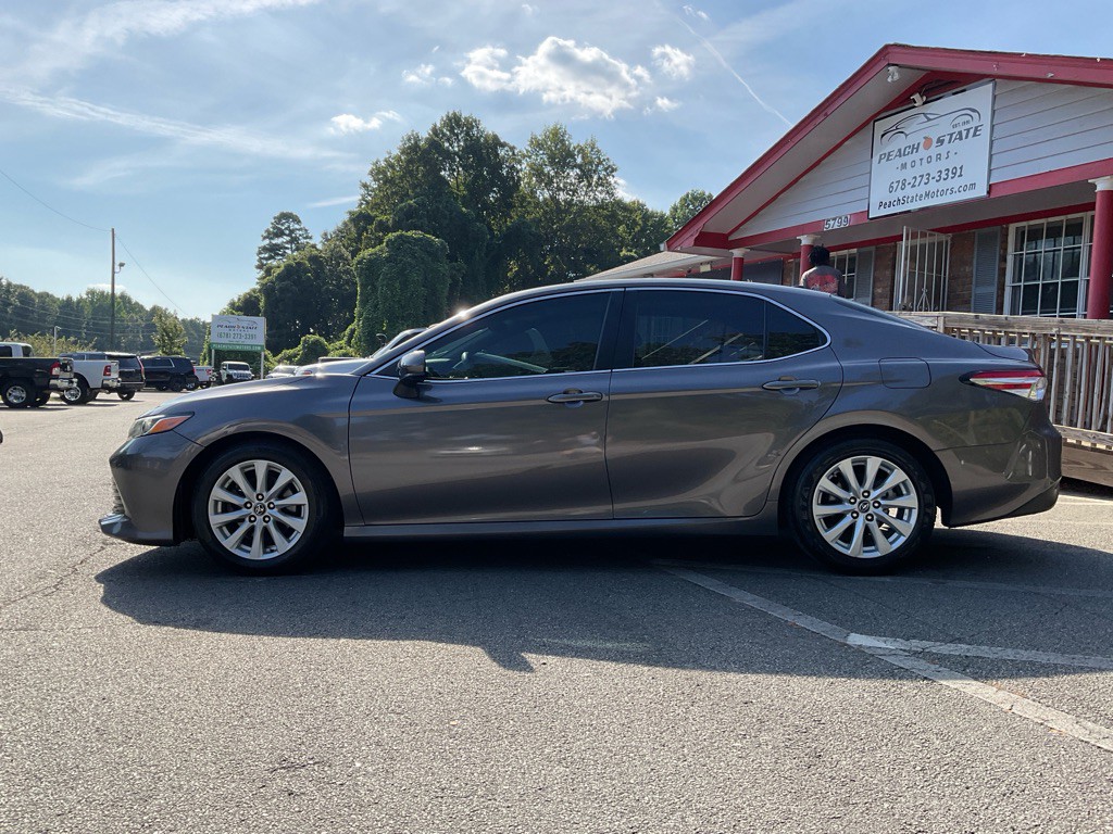 2020 Toyota Camry Image 8