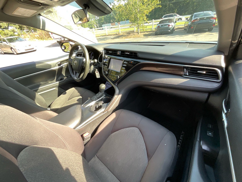 2020 Toyota Camry Image 17