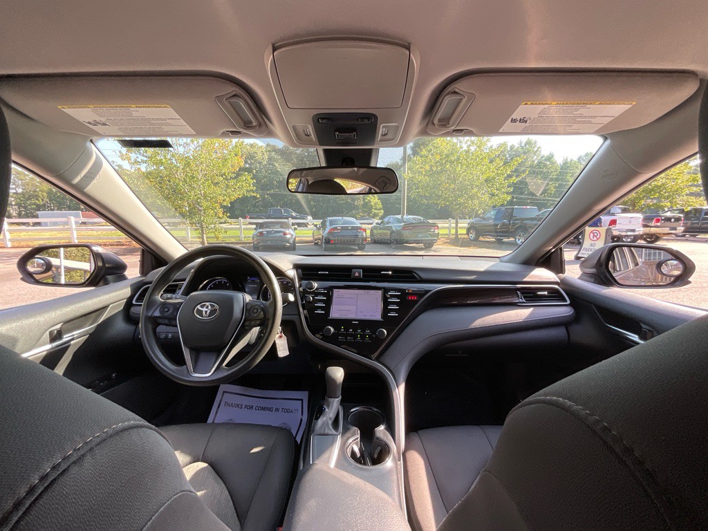 2020 Toyota Camry Image 19