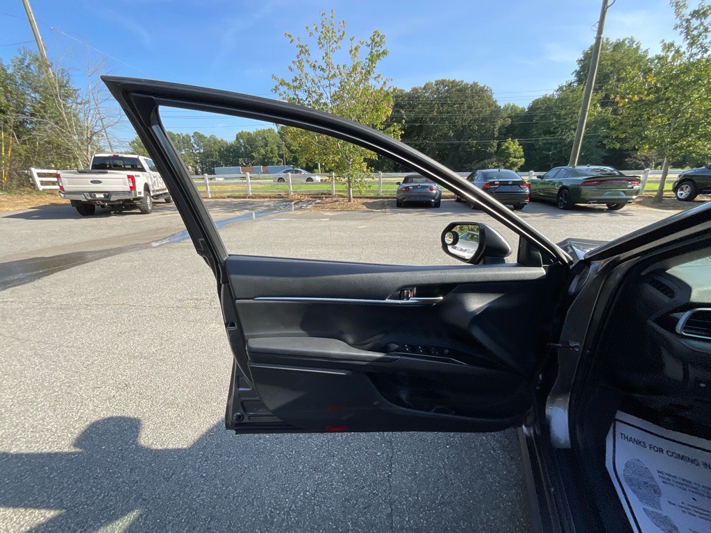 2020 Toyota Camry Image 36