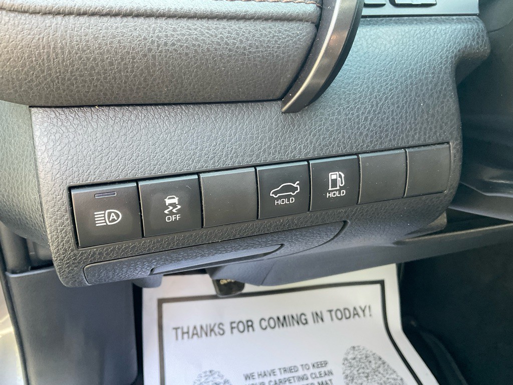 2020 Toyota Camry Image 38
