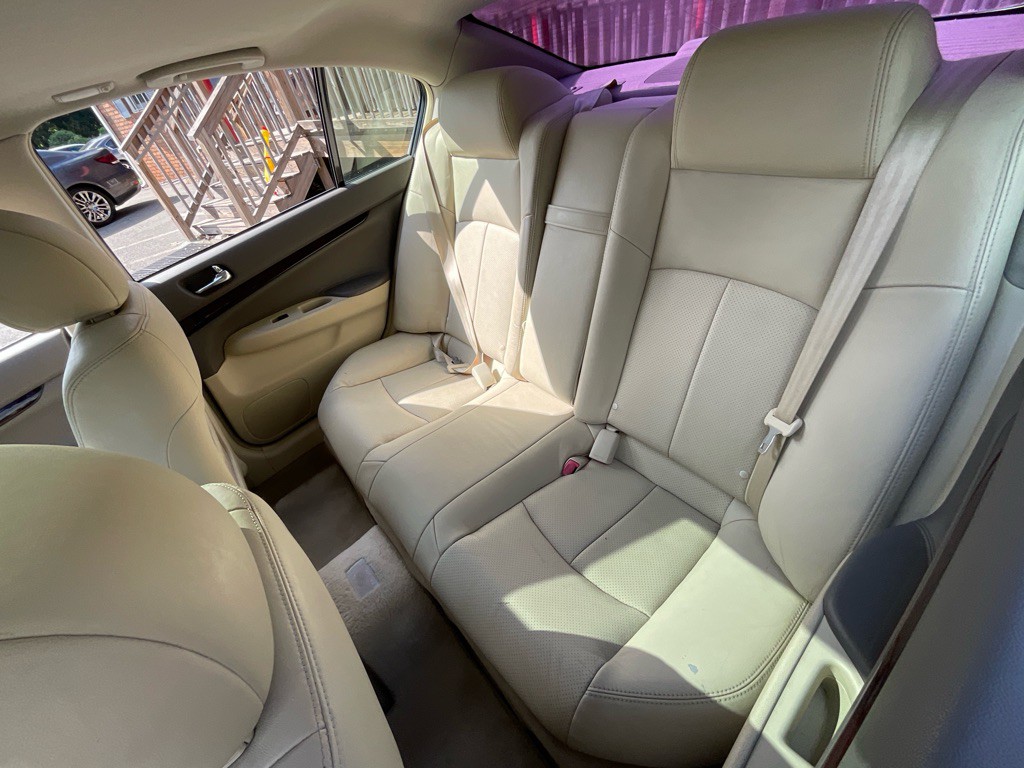 2013 INFINITI G37 Image 30