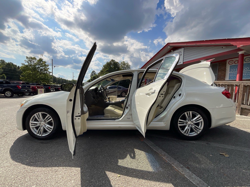 2013 INFINITI G37 Image 37