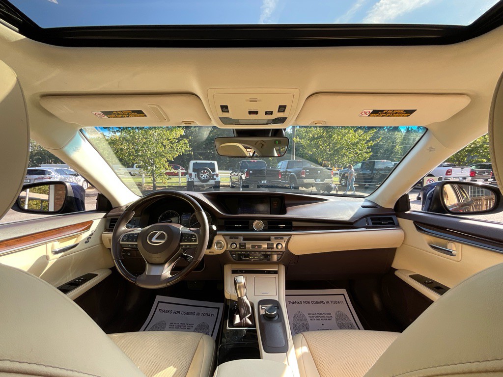2016 Lexus ES 350 Image 19