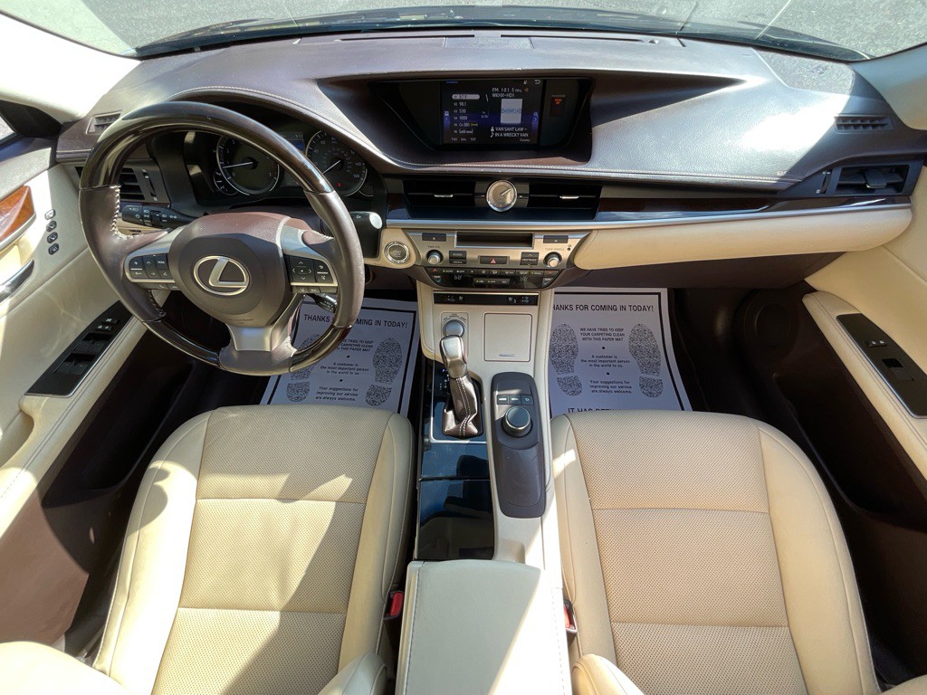2016 Lexus ES 350 Image 20