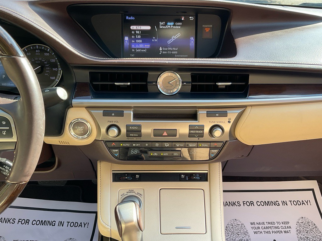 2016 Lexus ES 350 Image 21