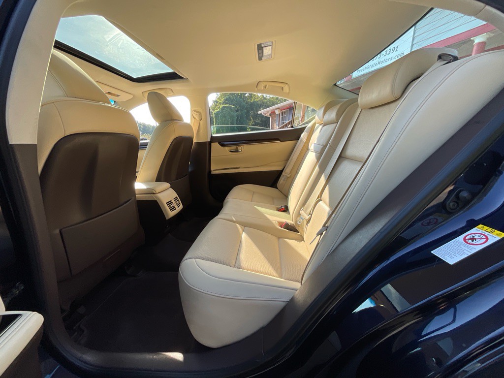 2016 Lexus ES 350 Image 27