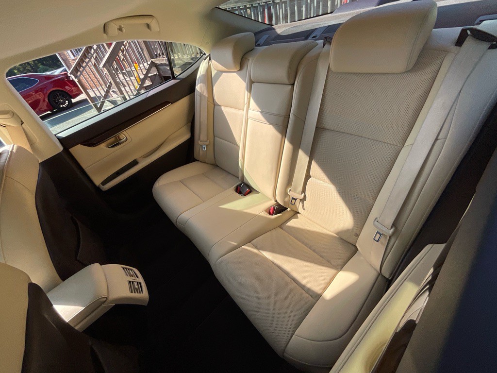 2016 Lexus ES 350 Image 29