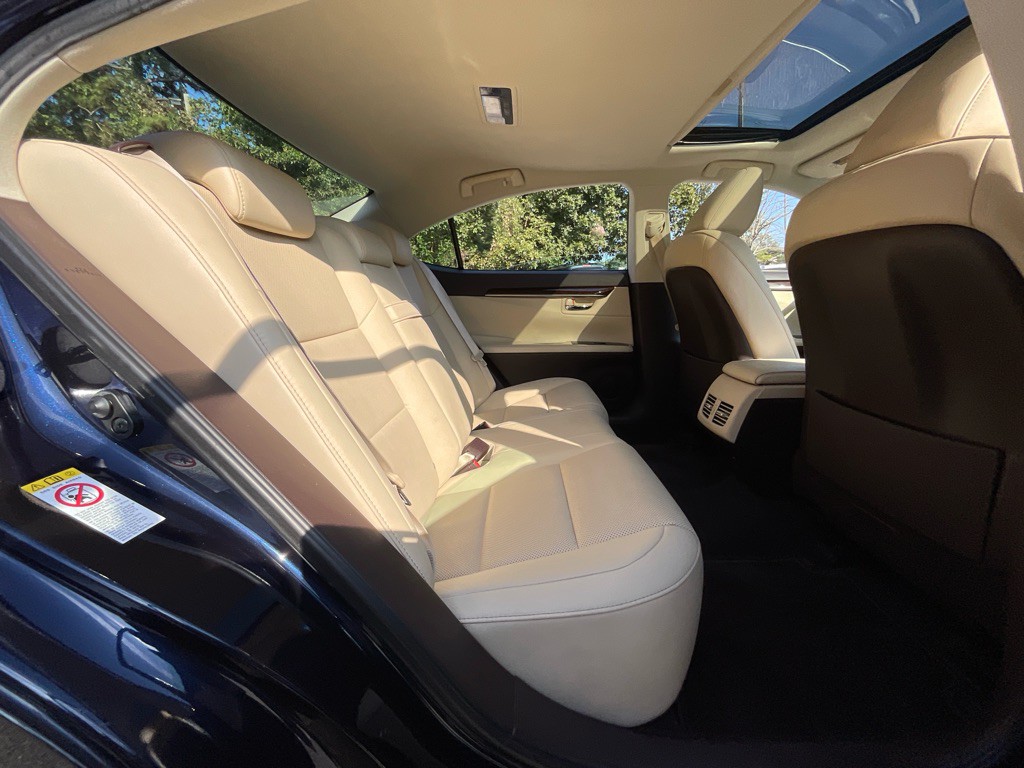 2016 Lexus ES 350 Image 30