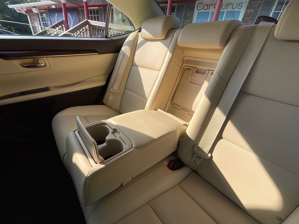 2016 Lexus ES 350 Image 33