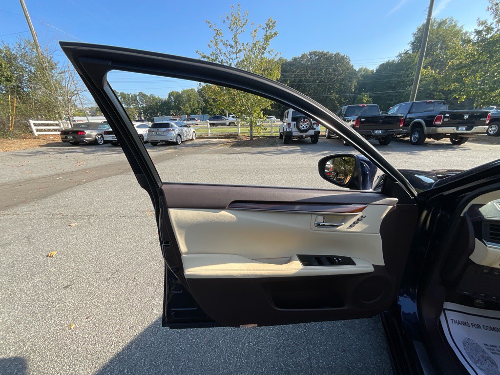 2016 Lexus ES 350 Image 38