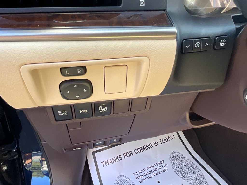 2016 Lexus ES 350 Image 40