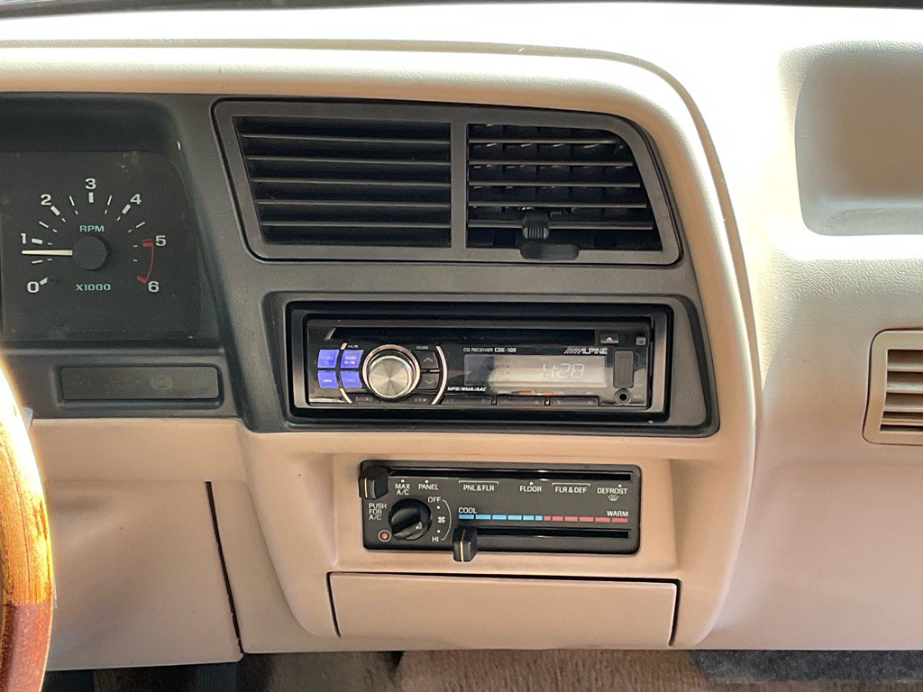 1994 Ford Explorer Image 21