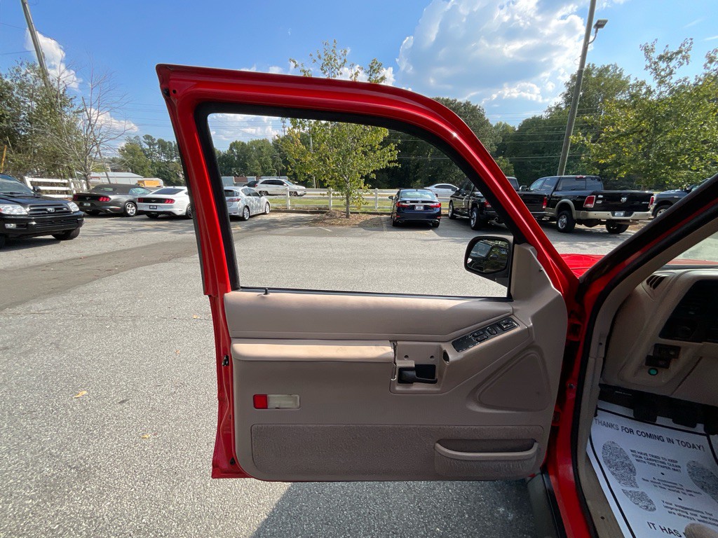 1994 Ford Explorer Image 31