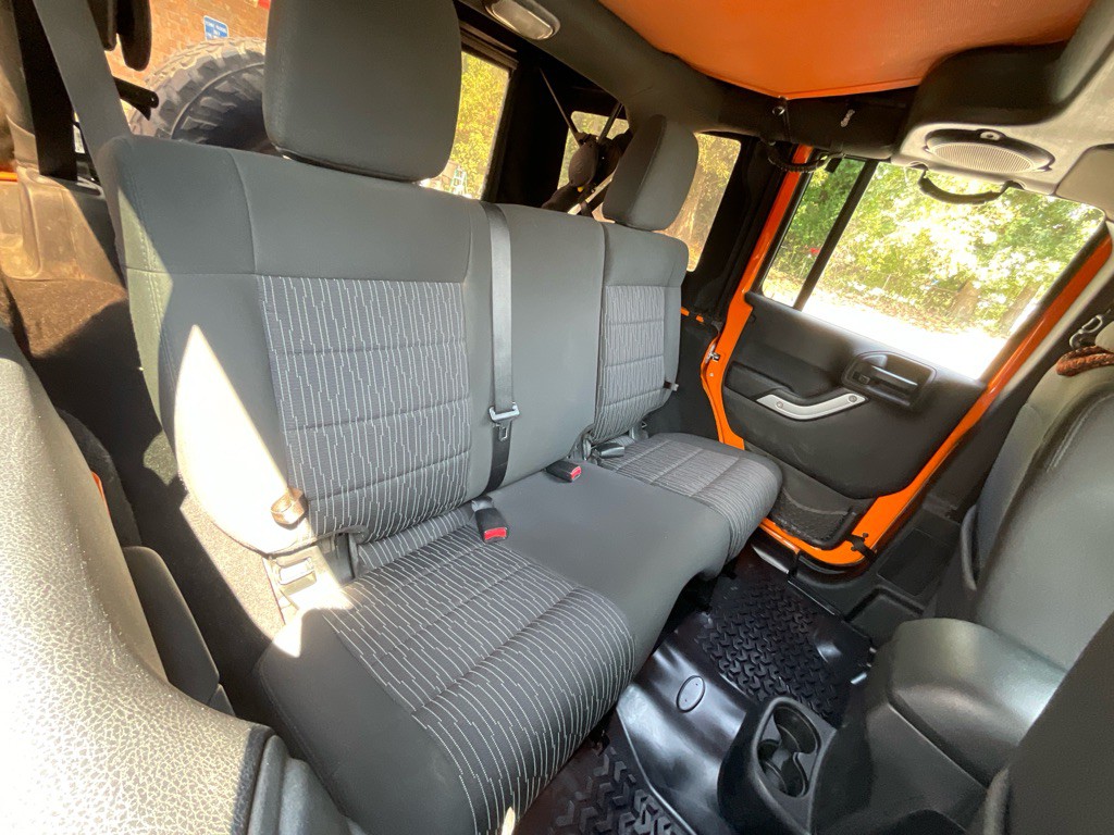 2012 Jeep Wrangler Unlimited Image 32