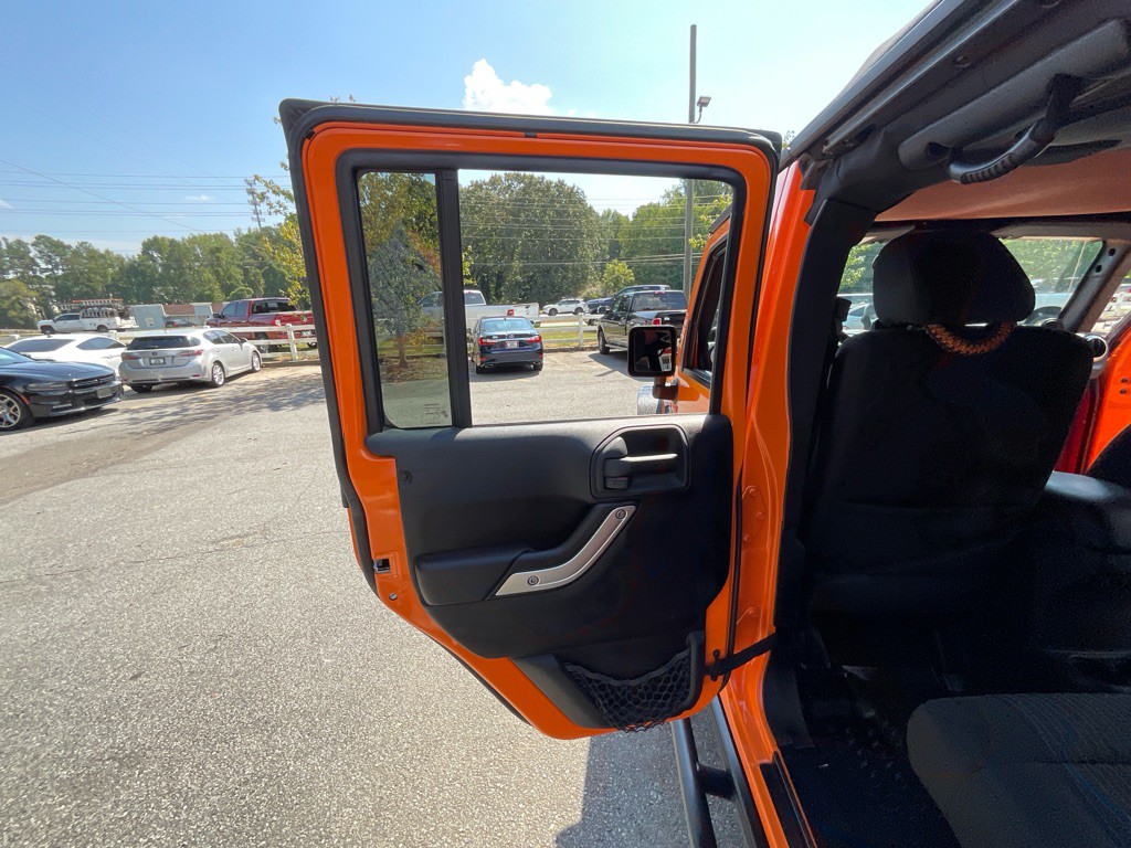 2012 Jeep Wrangler Unlimited Image 38