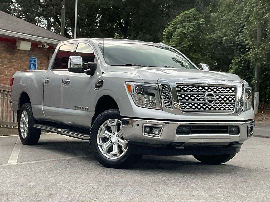 2017 Nissan Titan Image 3