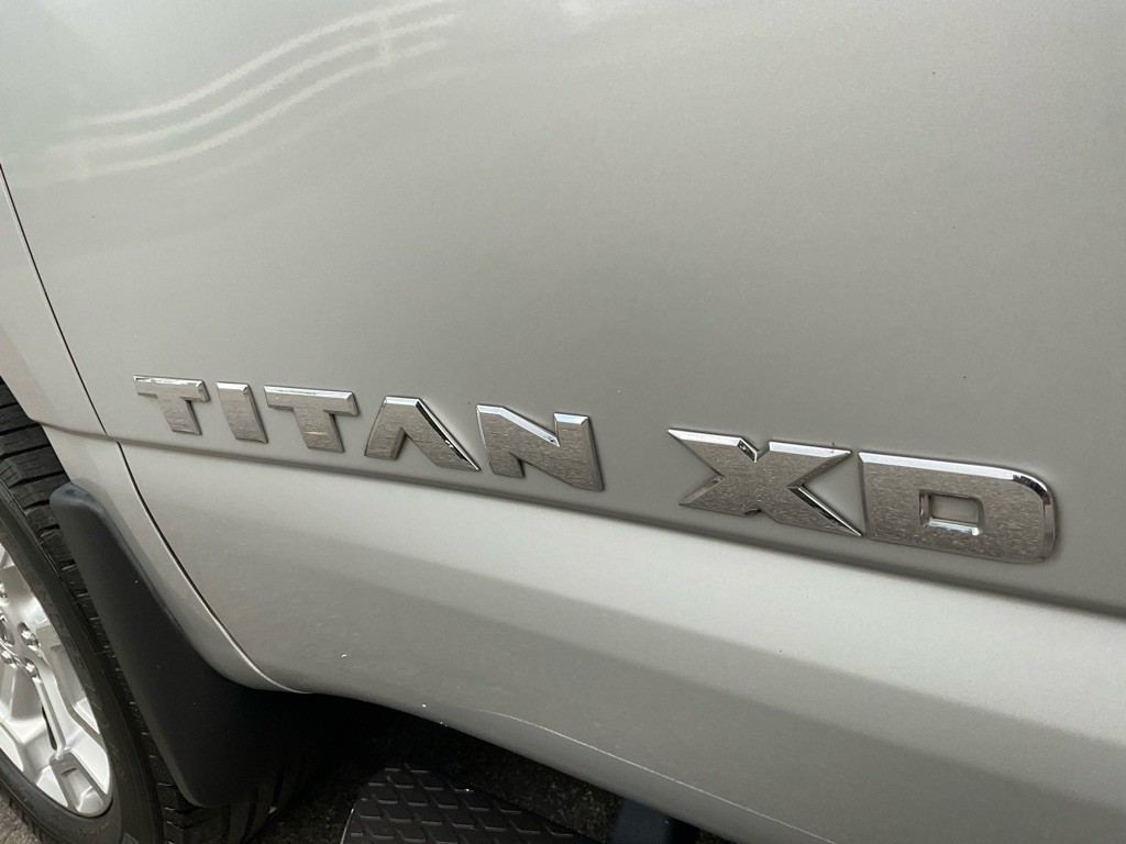 2017 Nissan Titan Image 11