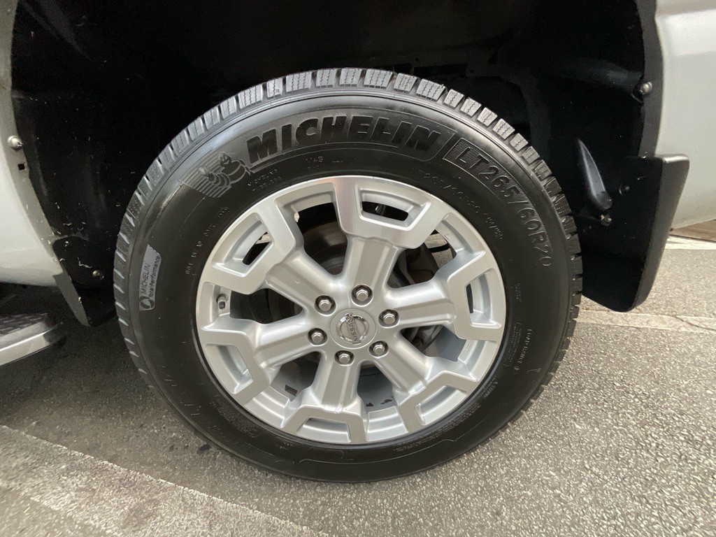 2017 Nissan Titan Image 14