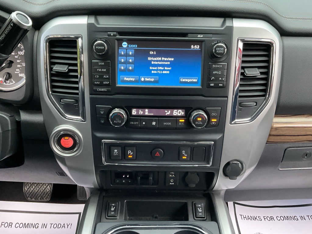 2017 Nissan Titan Image 24