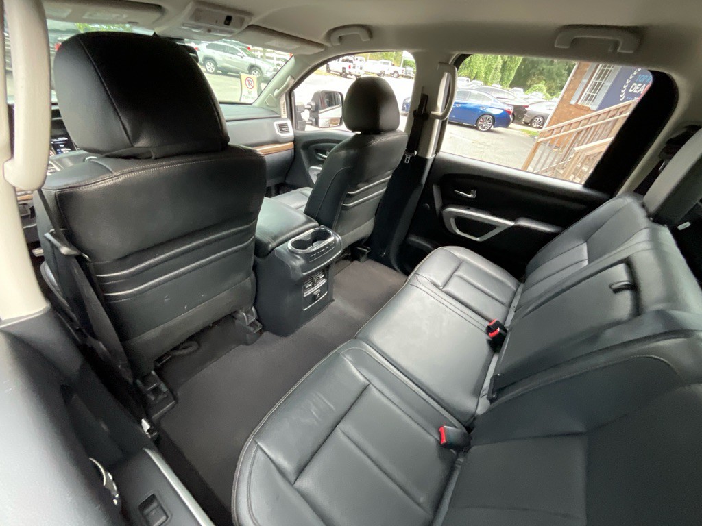 2017 Nissan Titan Image 31