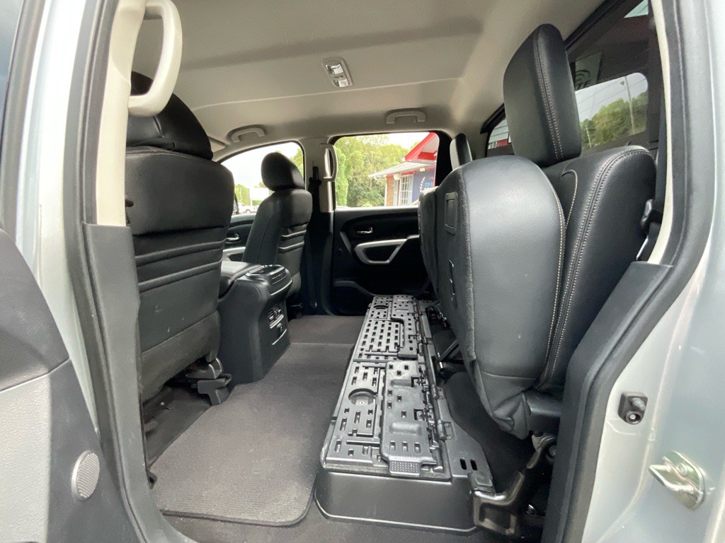 2017 Nissan Titan Image 39