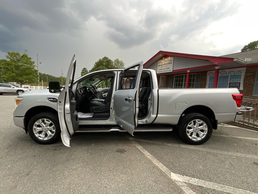 2017 Nissan Titan Image 41