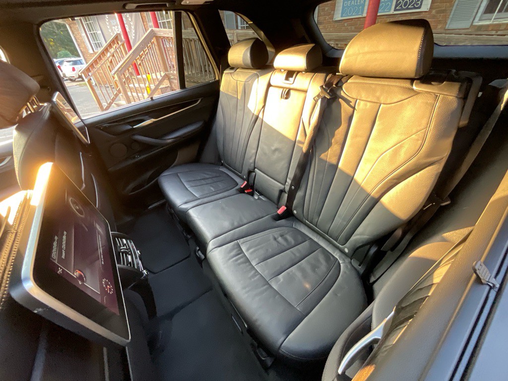 2017 BMW X5 Image 32