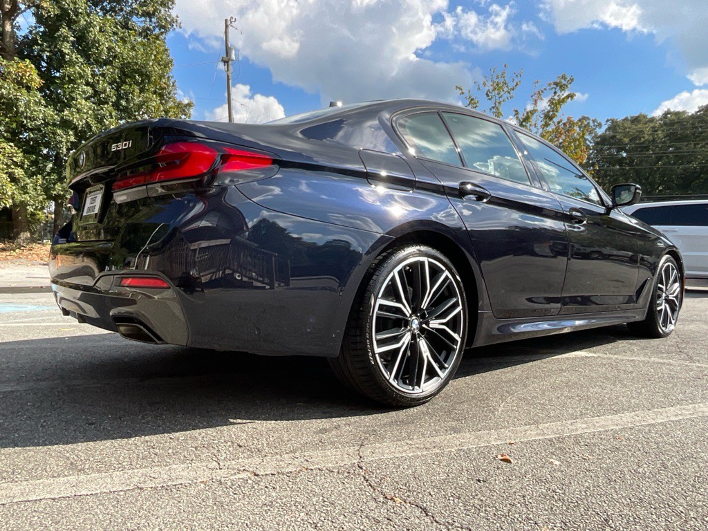 2022 BMW 5 Series Image 5