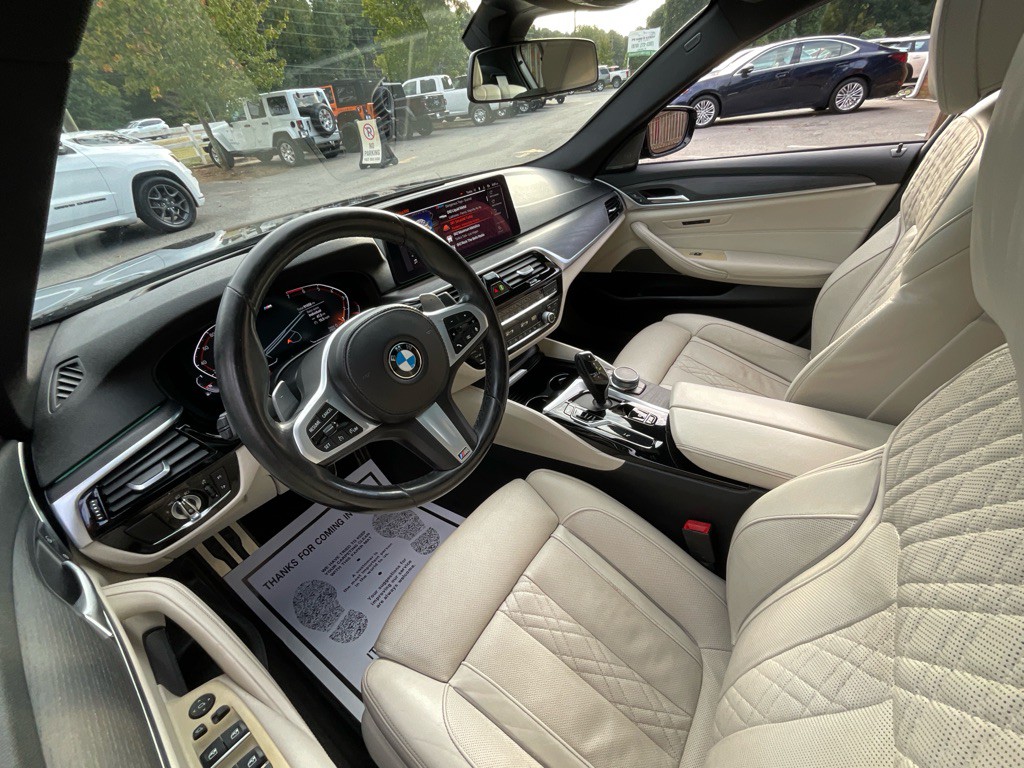 2022 BMW 5 Series Image 14